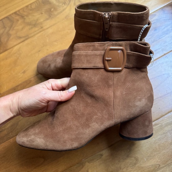 NWT Alex Marie Paxton Tan Suede Leather Square Toe Cylinder Heel Booties Sz 9 - Picture 3 of 7